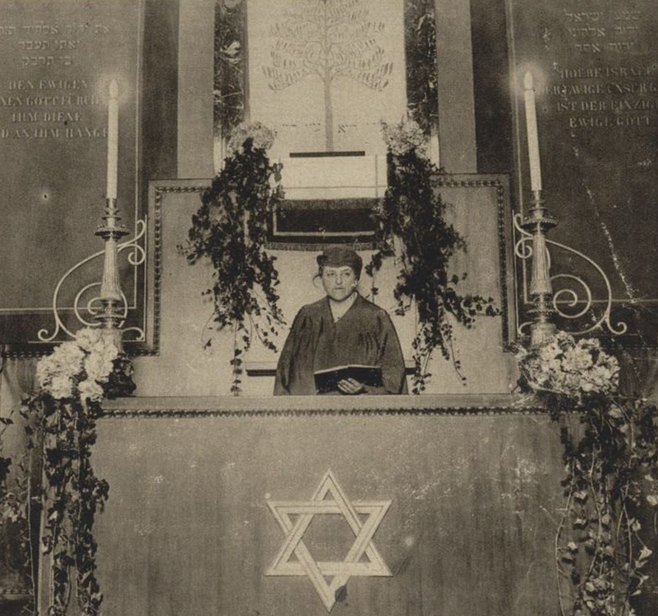 אשה נשאה דרשה בבית כנסת!